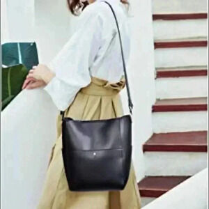 Bromen | Smooth Black Vegan Leather Hobo/Bucket Bag